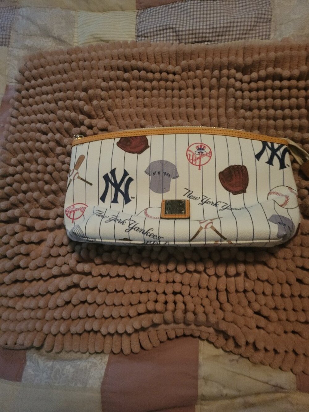Dooney & Bourke  Cosmetics Case